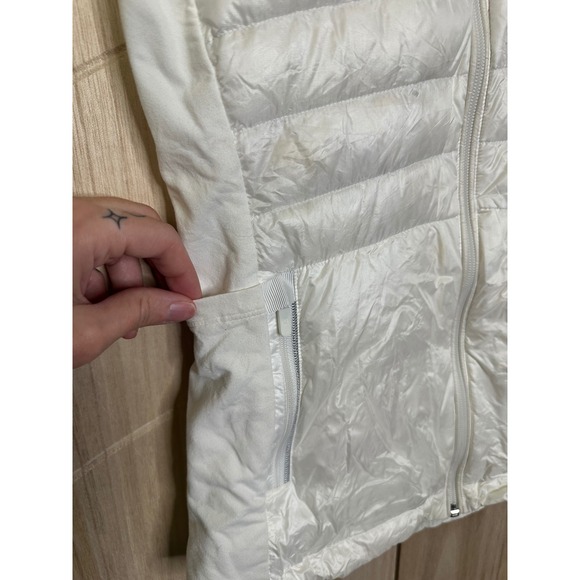 Lululemon Down Vest White Zip Front Puffer Sleeveless Women's Size 4 - Picture 5 of 11